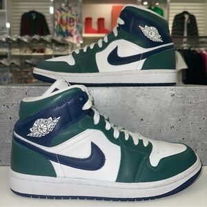 Wmns Air Jordan 1 Mid SE 'Noble Green' - LIGHTLY WORN NO BOX